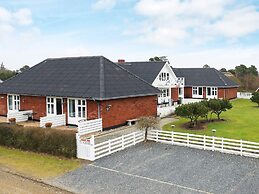 6 Person Holiday Home in Blavand