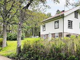 6 Person Holiday Home in Brastad