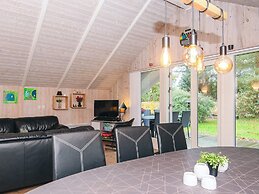 6 Person Holiday Home in Ansager