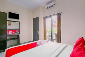 OYO 4012 Ari Beach Inn