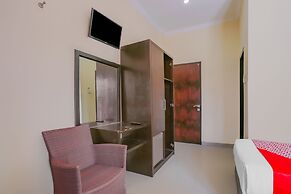 OYO 4012 Ari Beach Inn