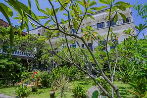 OYO 4012 Ari Beach Inn