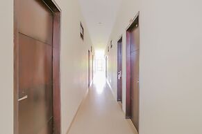 OYO 4012 Ari Beach Inn