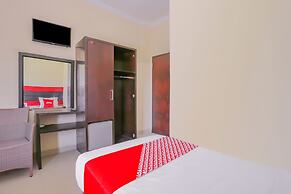 OYO 4012 Ari Beach Inn