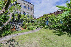 OYO 4012 Ari Beach Inn