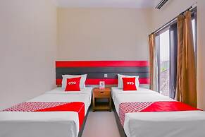 OYO 4012 Ari Beach Inn