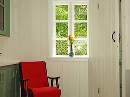 6 Person Holiday Home in Lonevag-by Traum