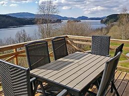 6 Person Holiday Home in Lonevag-by Traum