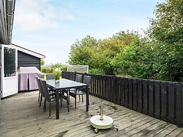 6 Person Holiday Home in Struer-by Traum