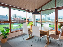 6 Person Holiday Home in Ronde-by Traum