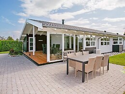 6 Person Holiday Home in Bogense