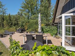 6 Person Holiday Home in Vaeggerlose