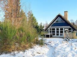 6 Person Holiday Home in Vaeggerlose