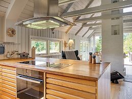 6 Person Holiday Home in Vaeggerlose