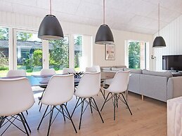 10 Person Holiday Home in Glesborg