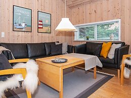 6 Person Holiday Home in Ulfborg