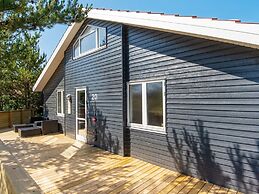 6 Person Holiday Home in Ulfborg