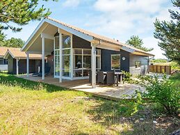 6 Person Holiday Home in Ulfborg