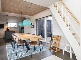 10 Person Holiday Home in Harboore-by Traum