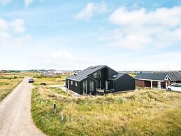 10 Person Holiday Home in Harboore-by Traum
