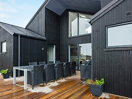 10 Person Holiday Home in Harboore-by Traum
