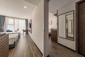 Mangata Beachfront Hotel