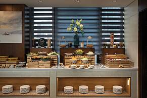 Mangata Beachfront Hotel