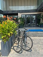 Mangata Beachfront Hotel