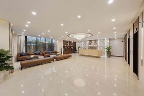 Mangata Beachfront Hotel