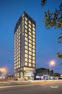 Mangata Beachfront Hotel