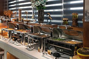 Mangata Beachfront Hotel