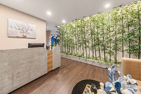 Mangata Beachfront Hotel