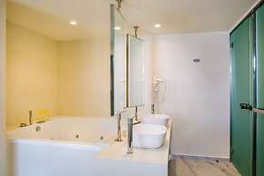 Samian Mare Hotel Suites & Spa