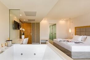 Samian Mare Hotel Suites & Spa