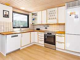 6 Person Holiday Home in Veslos