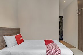 Collection O Cihampelas Near Ciwalk Formerly Regia Cihampelas