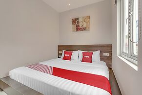 Collection O Cihampelas Near Ciwalk Formerly Regia Cihampelas