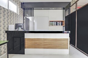 Collection O Cihampelas Near Ciwalk Formerly Regia Cihampelas