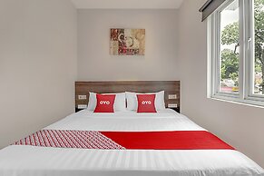 Collection O Cihampelas Near Ciwalk Formerly Regia Cihampelas