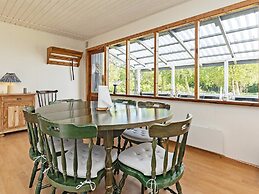 6 Person Holiday Home in Hojslev