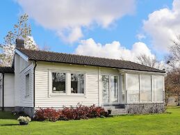 6 Person Holiday Home in Tvaaker-by Traum