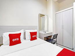 OYO Flagship  90789 Genteng Residence