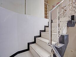 OYO Flagship  90789 Genteng Residence