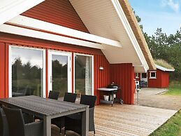 6 Person Holiday Home in Blavand