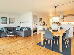 8 Person Holiday Home in Karrebaeksminde-by Traum