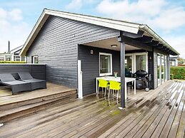 6 Person Holiday Home in Hejls