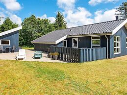 6 Person Holiday Home in Ulfborg