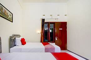 Super OYO Capital O 90151 Guest House 180