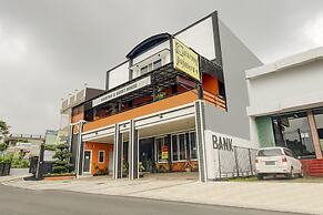 Super OYO Capital O 90151 Guest House 180