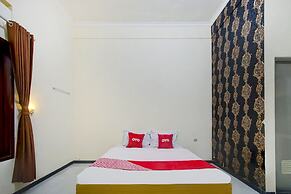 Super OYO Capital O 90151 Guest House 180